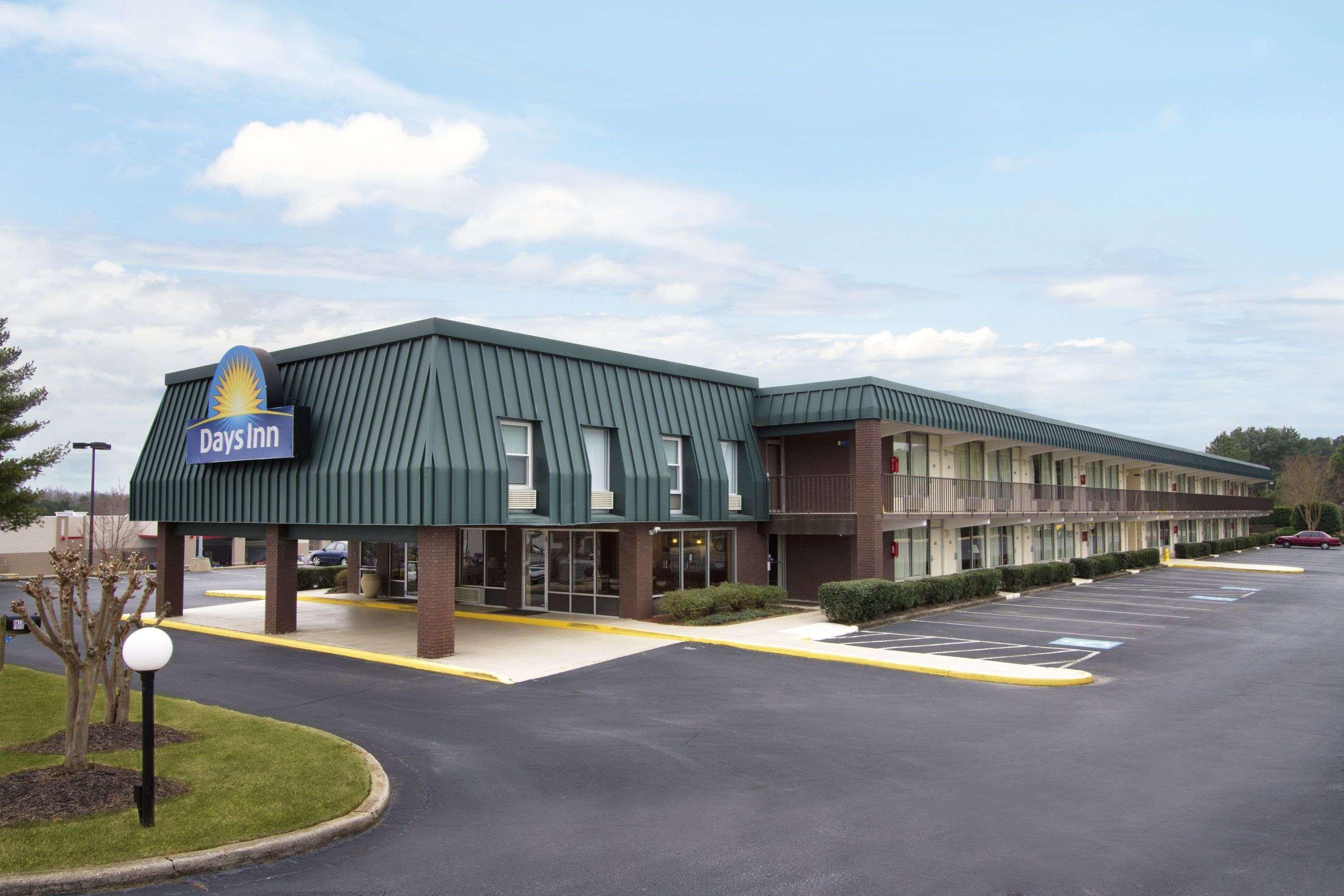 Days Inn By Wyndham Seneca-Clemson Exterior foto